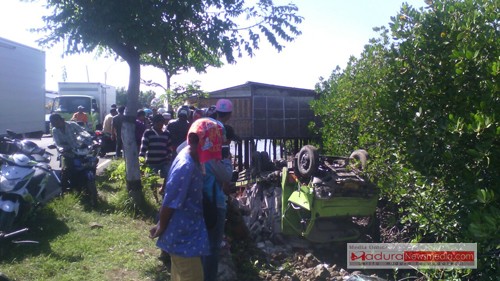 truk saat terjun ke laut