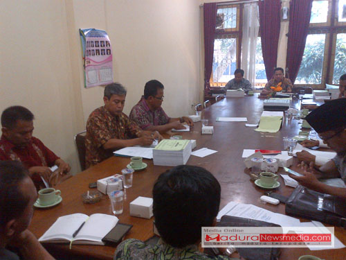 P2KD Kabupaten saat hearing dengan Komisi A DPRD bangkalan