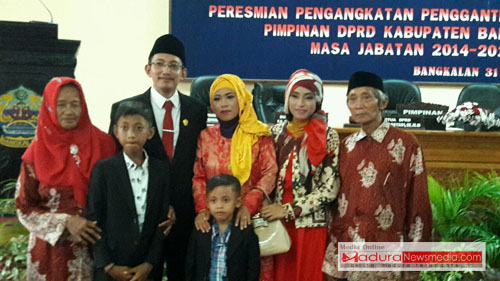 Ketua DPRD Bangkalan, foto Bersama keluarga usai dilantik