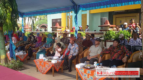 Bupati Pamekasan Achmad Syafii dalam acara pawai Budaya