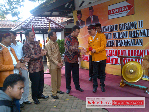 Ketua DPD  Hanura Jatim, Kelana Aprilianto saat membuka Muscab II